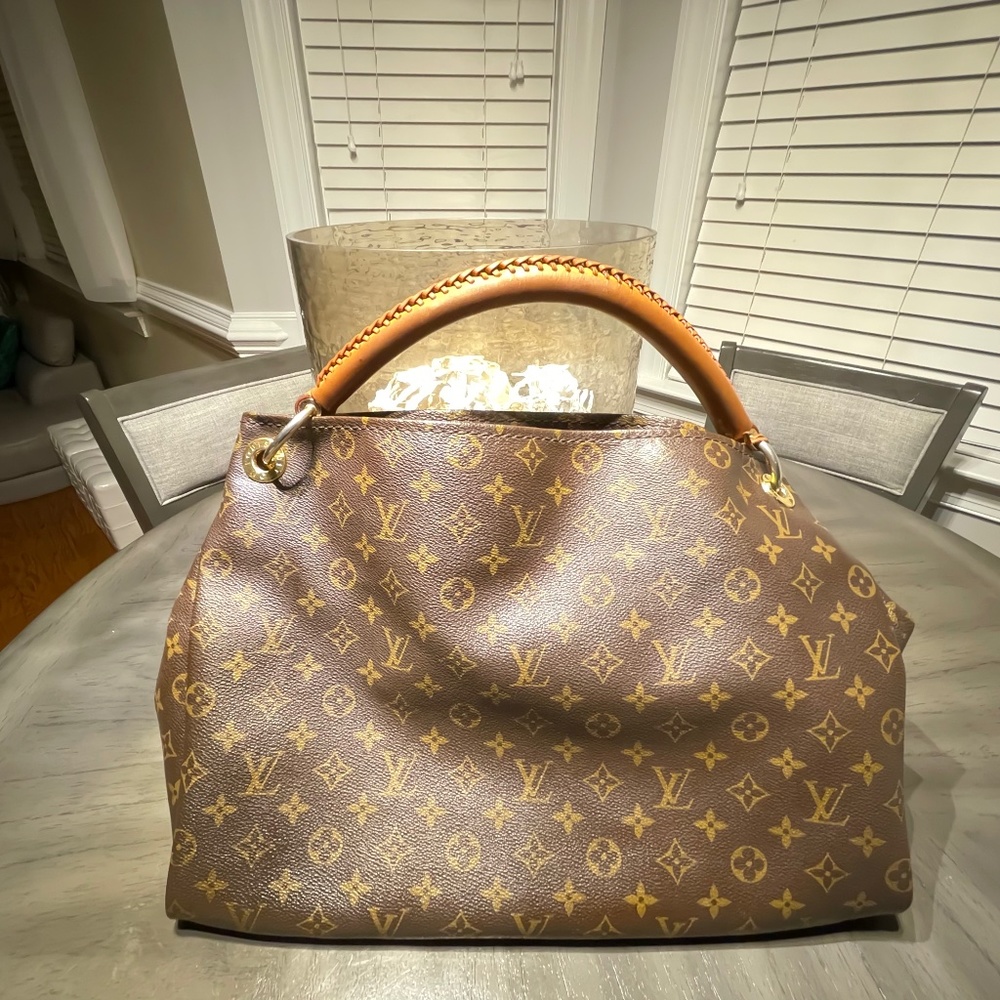 Authentic Vintage Monogram LV Artsy MM